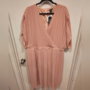 Elegant Pink Pleated Dress